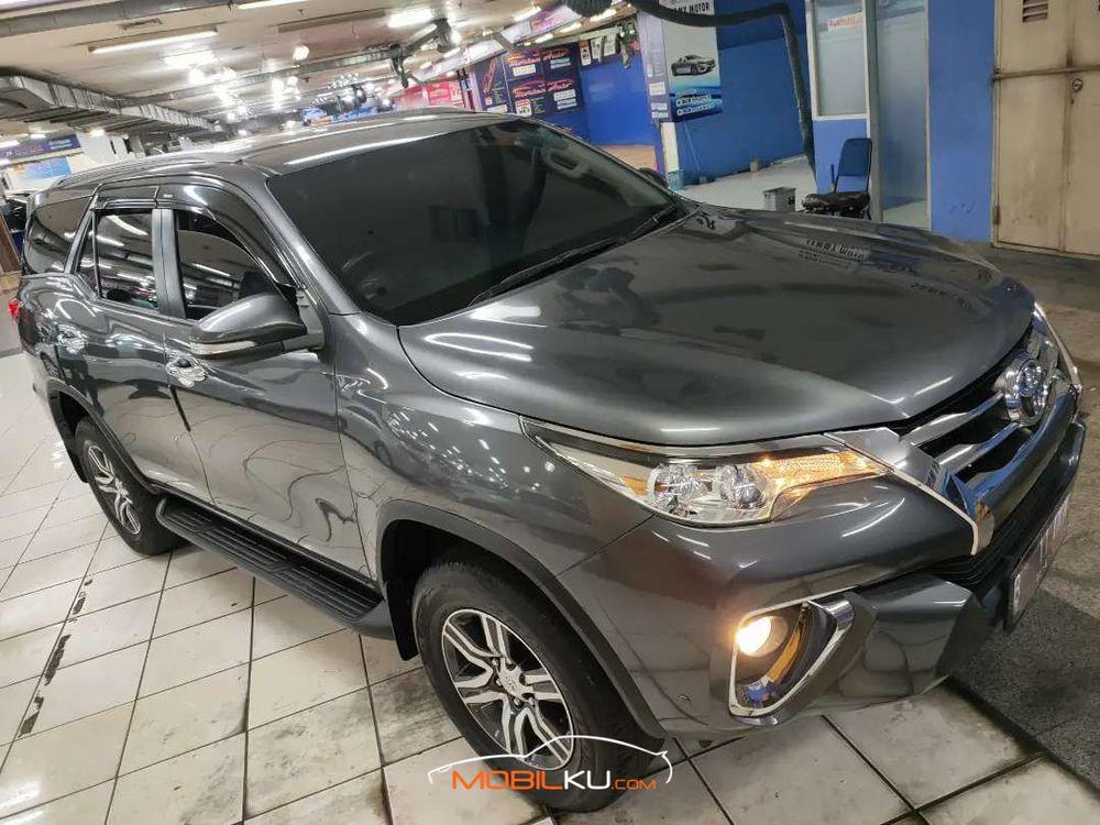 Mobil Toyota Fortuner 2016
