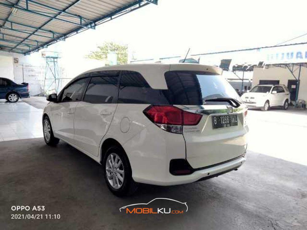 Mobil Honda Mobilio 2016