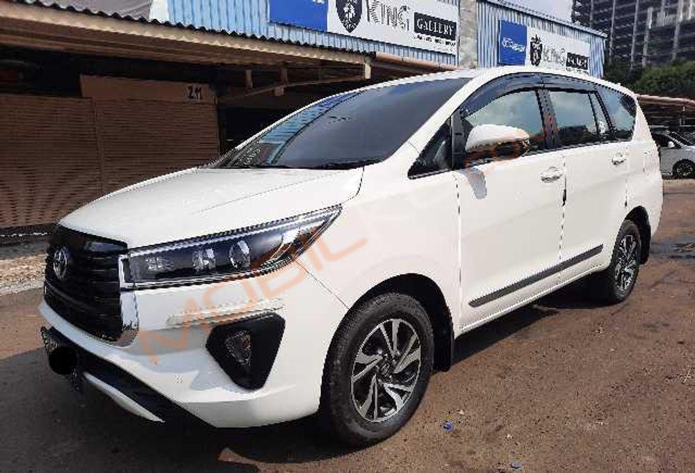 Mobil Toyota Kijang Innova 2021