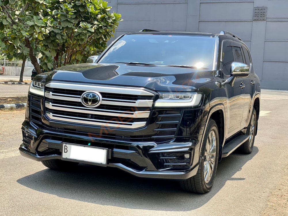 Mobil Toyota Land Cruiser 2023
