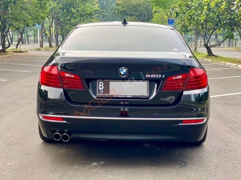 Mobil BMW 5 Series 2016