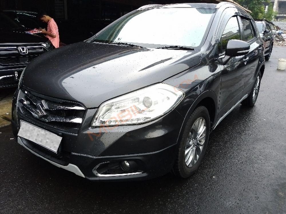 Mobil Suzuki SX4 2017