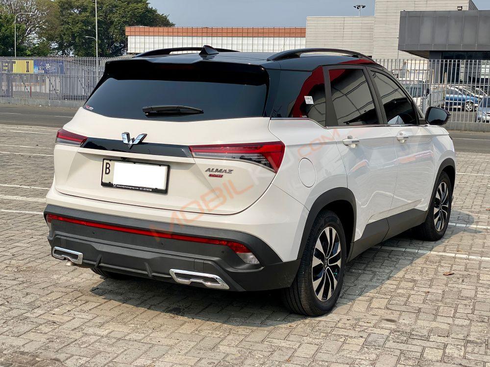 Mobil Wuling Almaz 2022