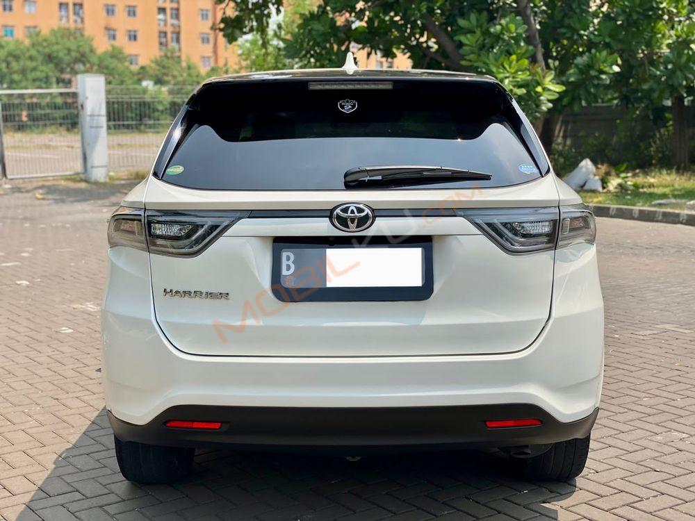 Mobil Toyota Harrier 2015