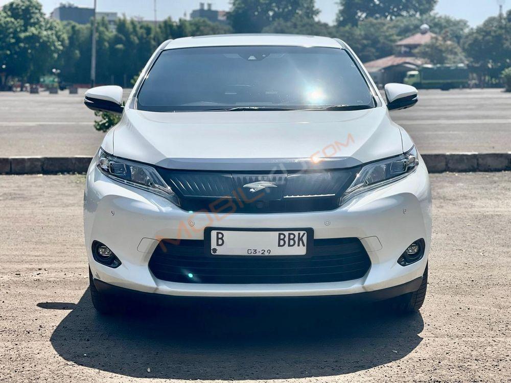 Mobil Toyota Harrier 2014