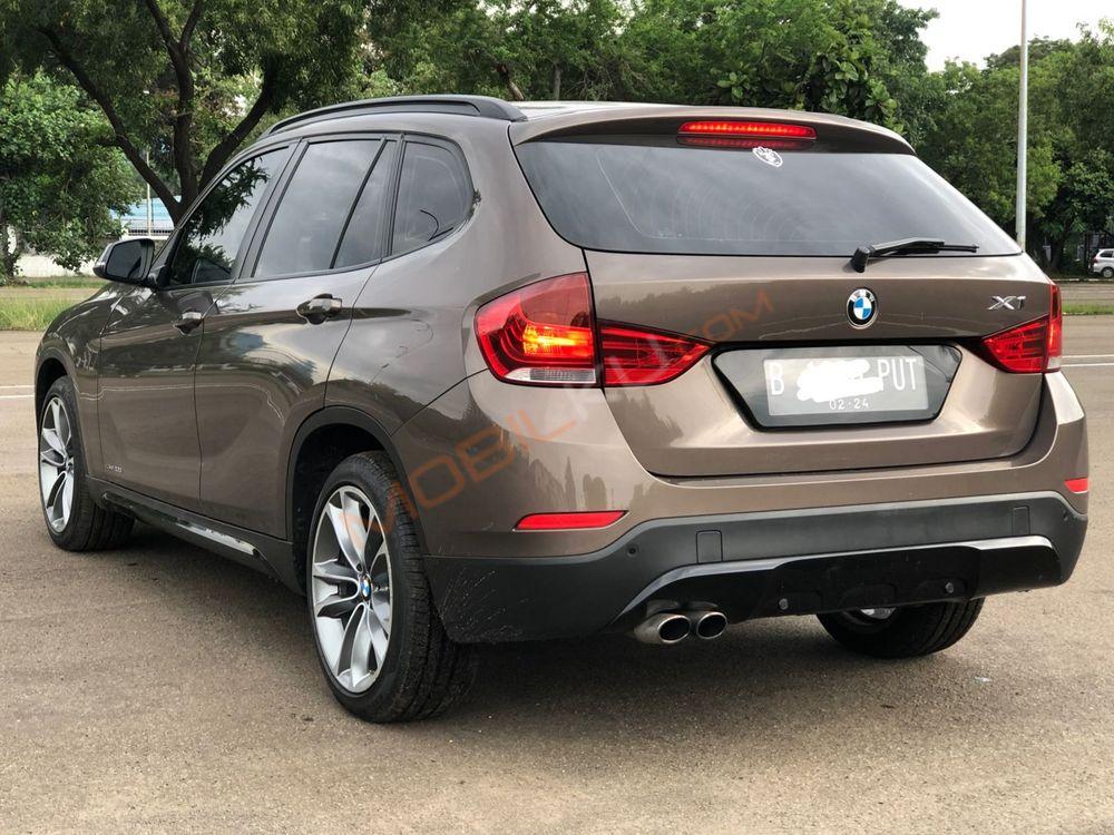 Mobil BMW X1 2013
