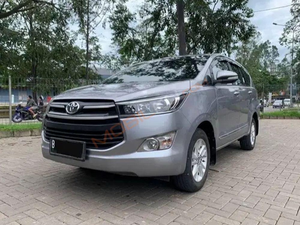 Mobil Toyota Kijang Innova 2016