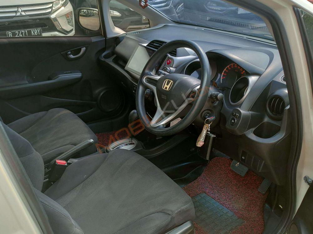 Mobil Honda Jazz 2010