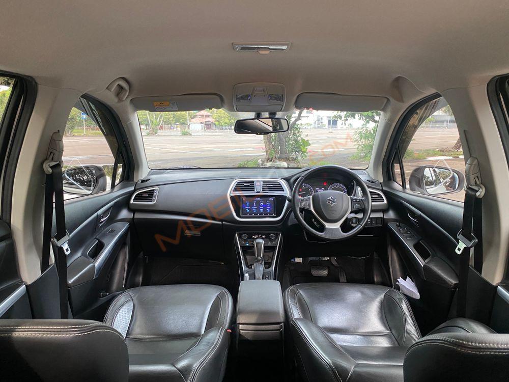Mobil Suzuki SX4 2018