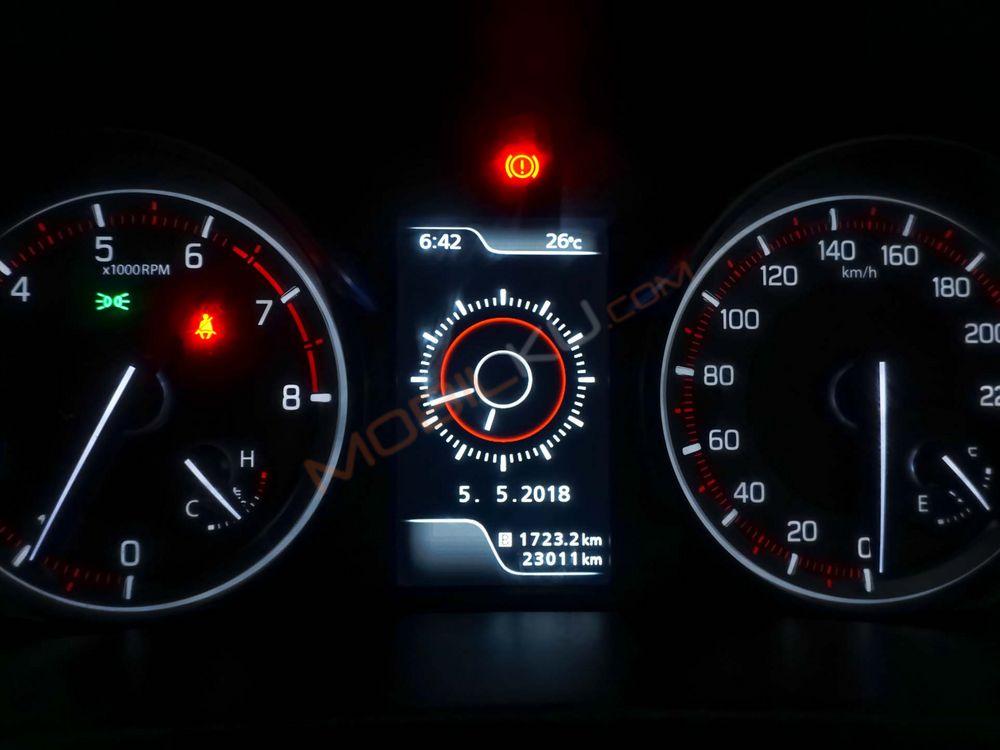 Mobil Suzuki XL7 2021