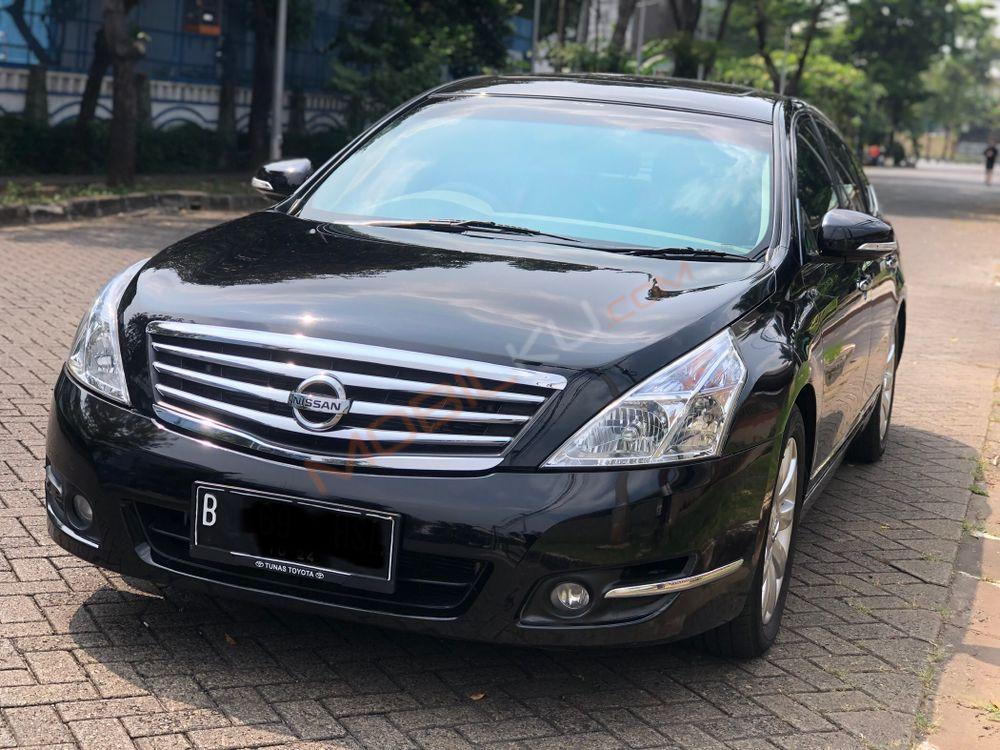 Mobil Nissan Teana 2010