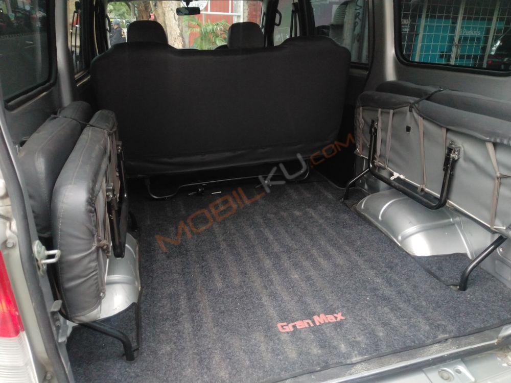 Mobil Daihatsu Gran Max 2013