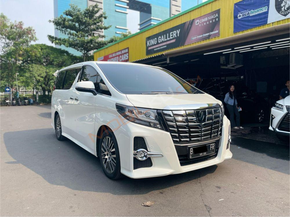 Mobil Toyota Alphard 2016
