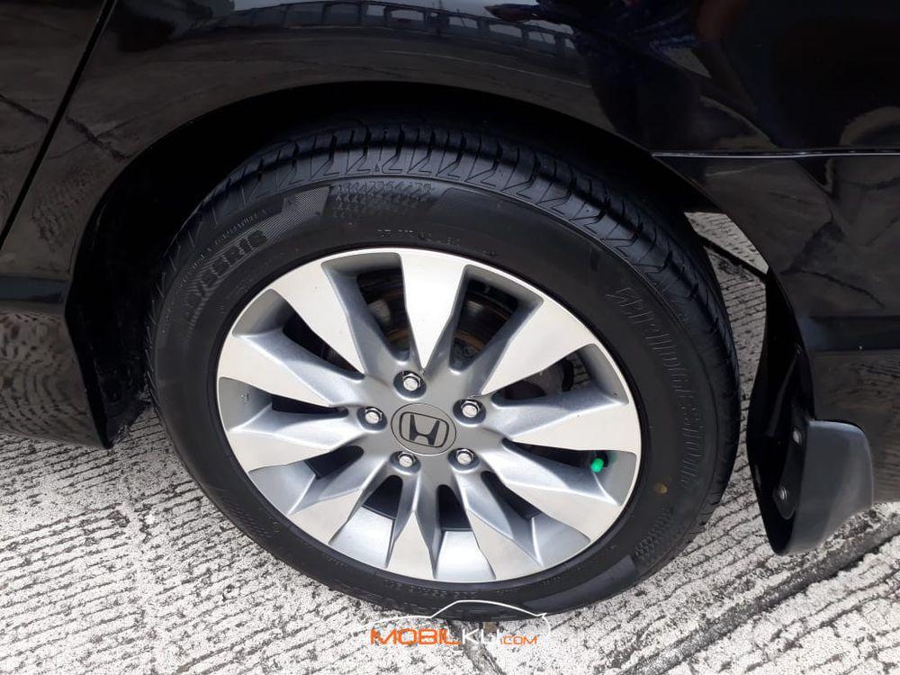 Mobil Honda Civic Sedan 2011
