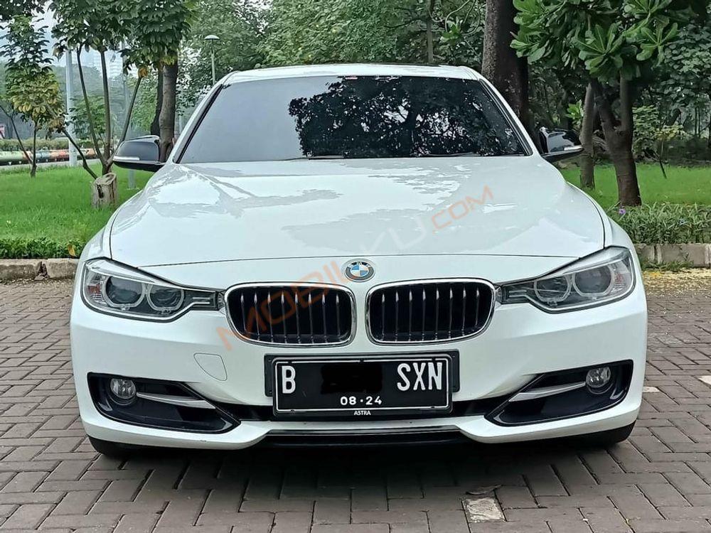 Mobil BMW 3 Series 2014