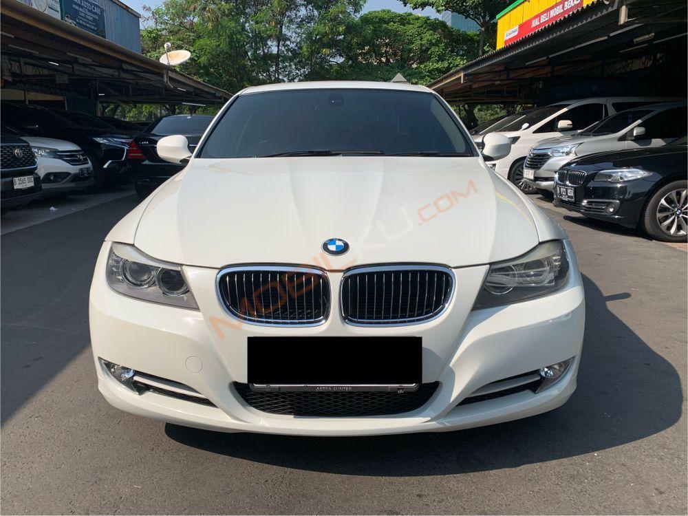 Mobil BMW 3 Series 2011