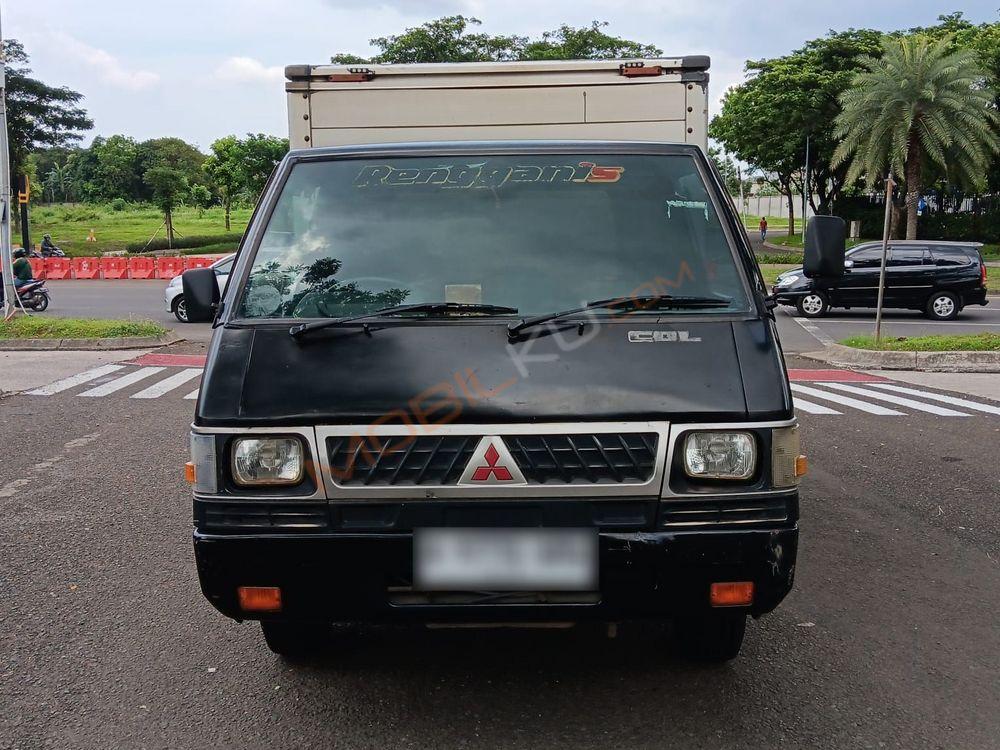 Mobil Mitsubishi L300 2010