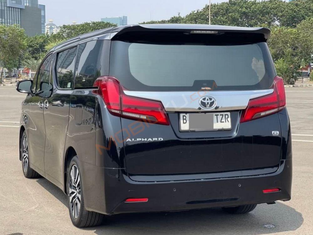 Mobil Toyota Alphard 2018