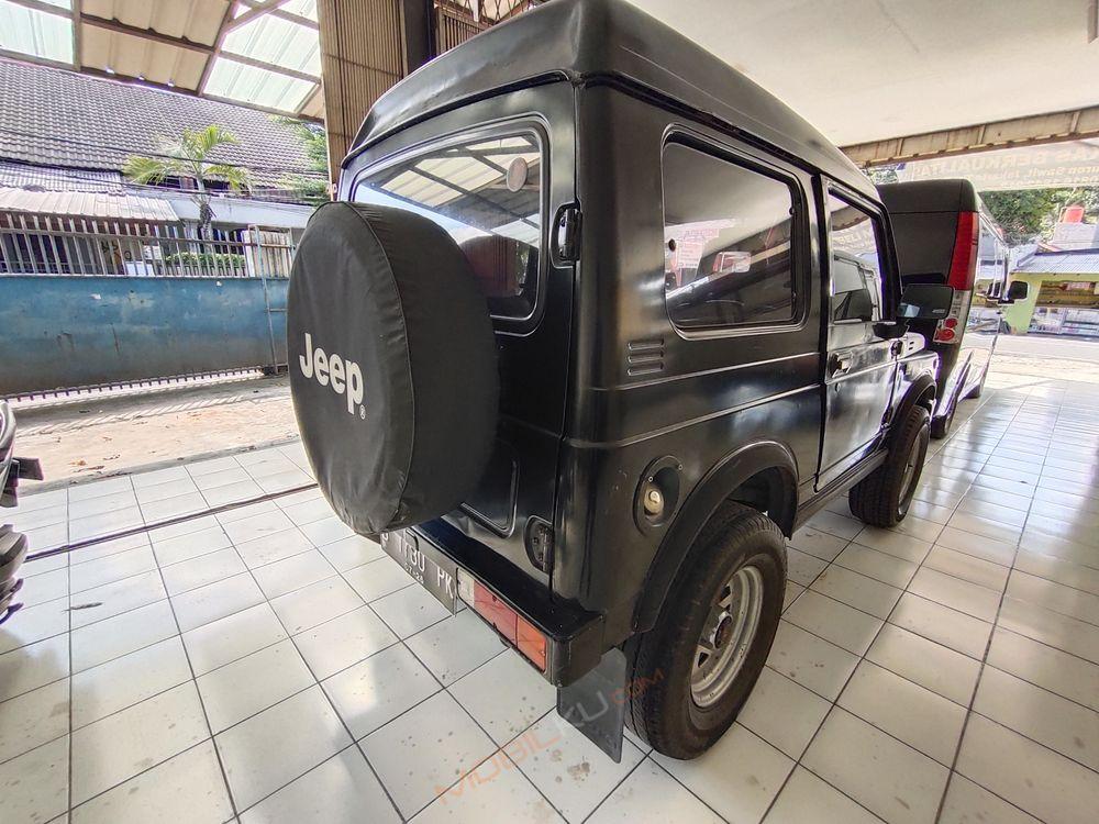 Mobil Suzuki Jimny 1989