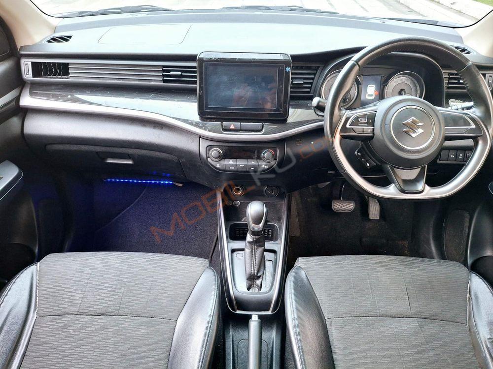 Mobil Suzuki XL7 2020