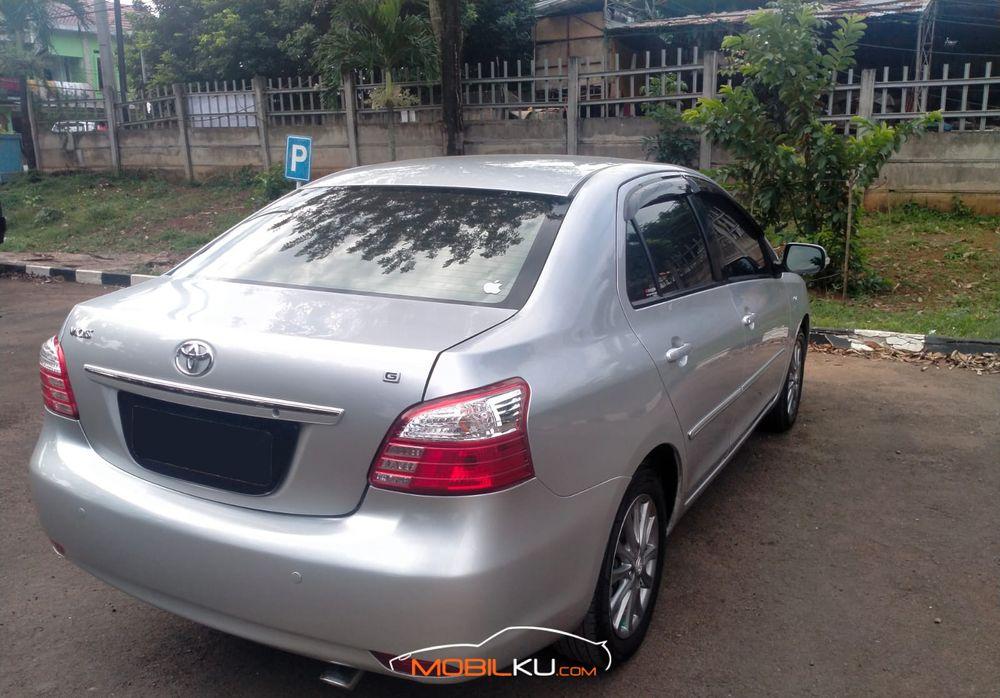 Mobil Toyota Vios 2012