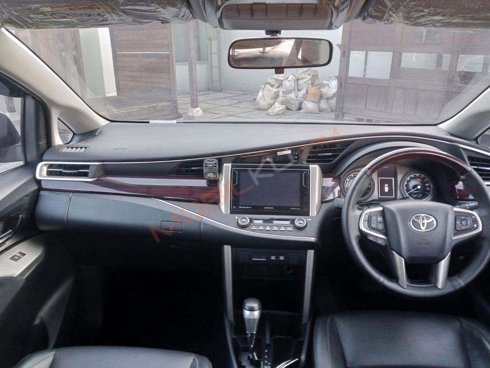 Mobil Toyota Kijang Innova 2019