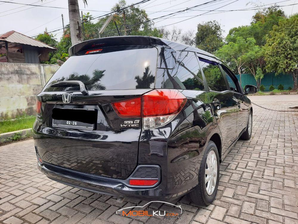 Mobil Honda Mobilio 2016