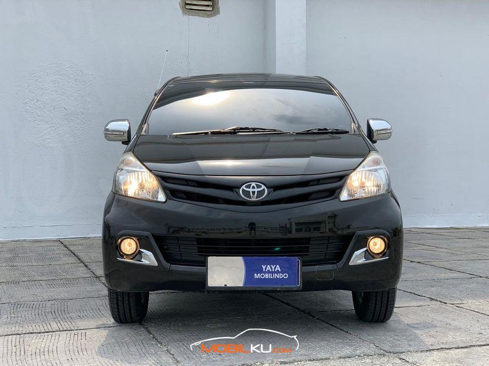 Mobil Toyota Avanza 2014