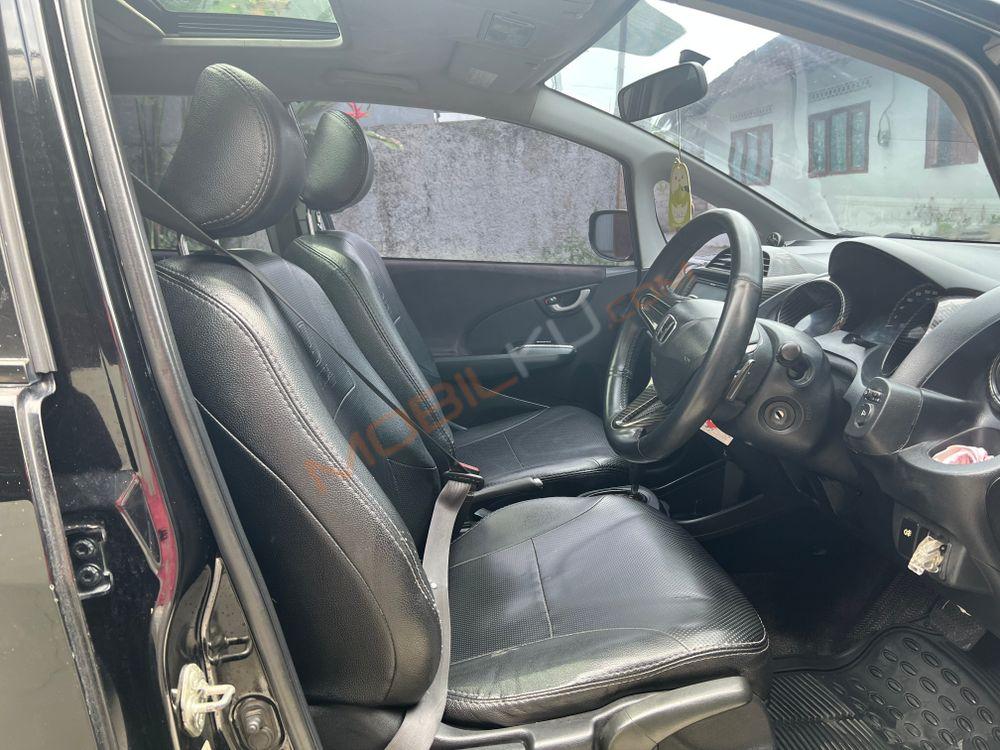 Mobil Honda Jazz 2010