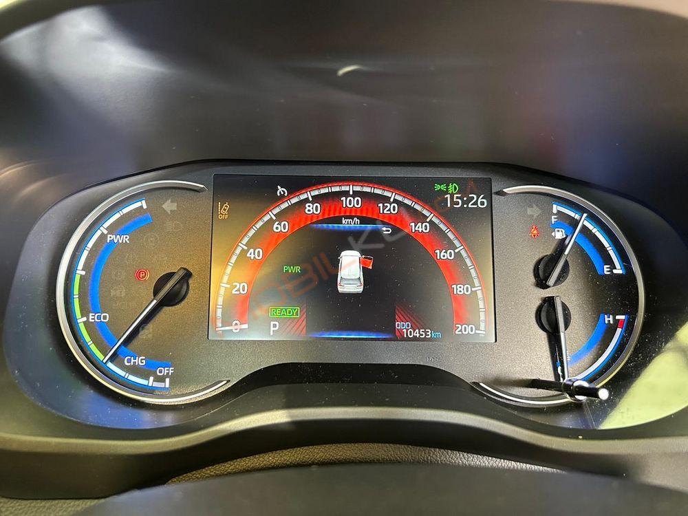 Mobil Toyota Kijang Innova Zenix 2023