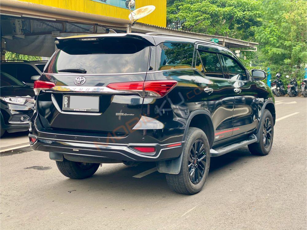 Mobil Toyota Fortuner 2020