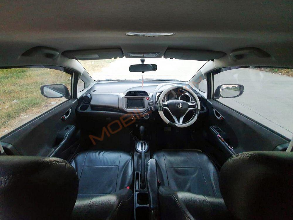 Mobil Honda Jazz 2010