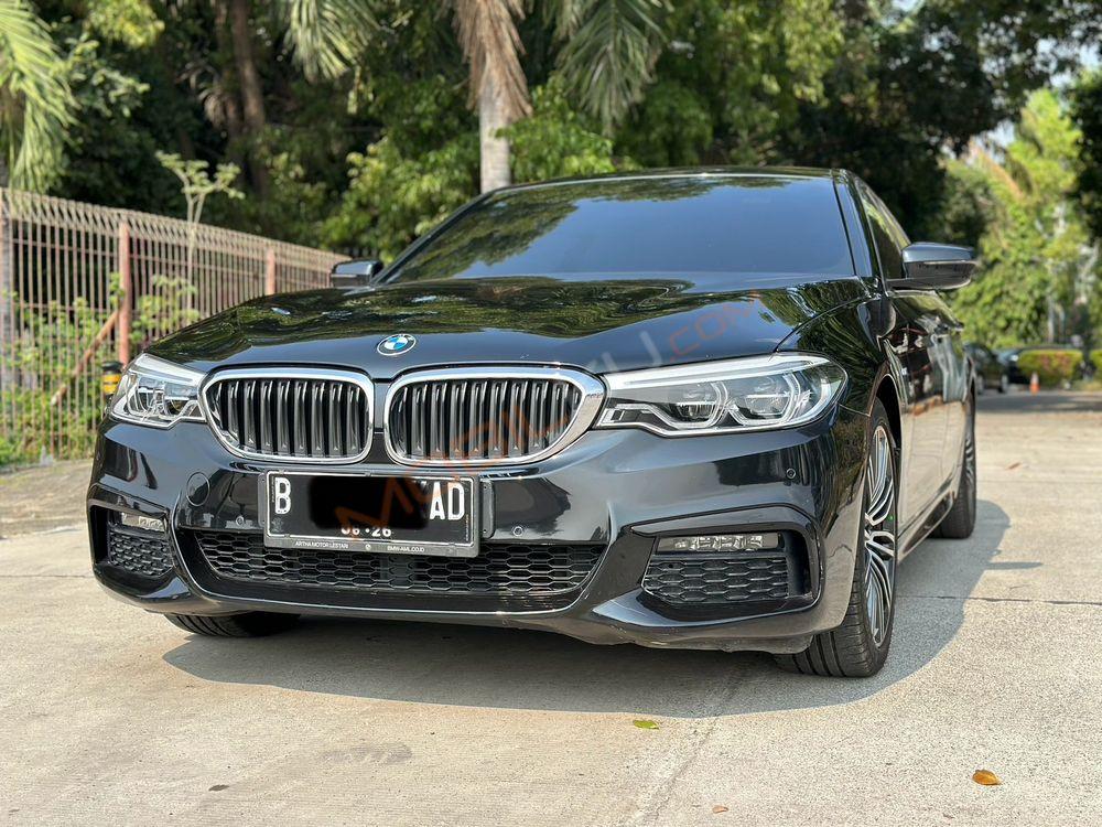 Mobil BMW 5 Series 2020