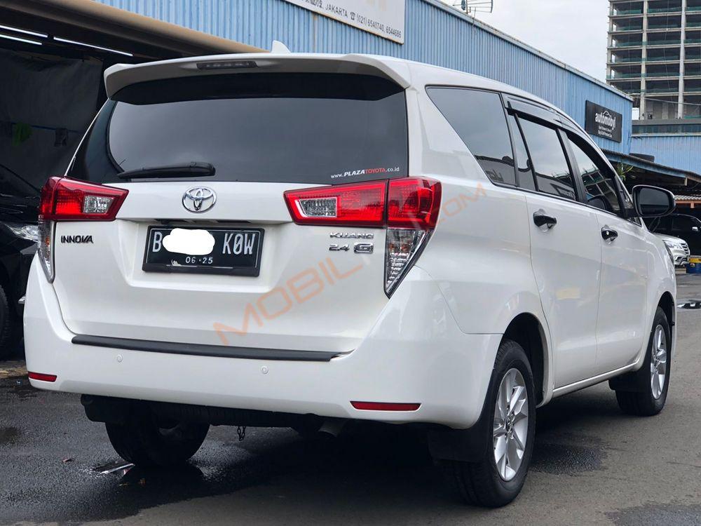 Mobil Toyota Kijang Innova 2020