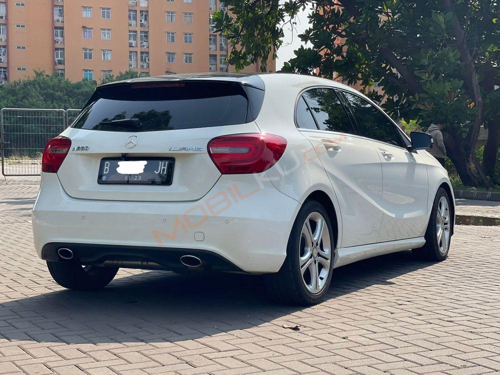 Mobil Mercedes-Benz A-Class 2013