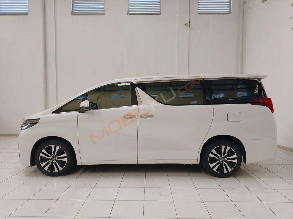 Mobil Toyota Alphard 2018