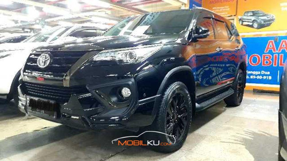 Mobil Toyota Fortuner 2020