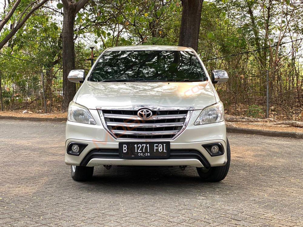 Mobil Toyota Kijang Innova 2014