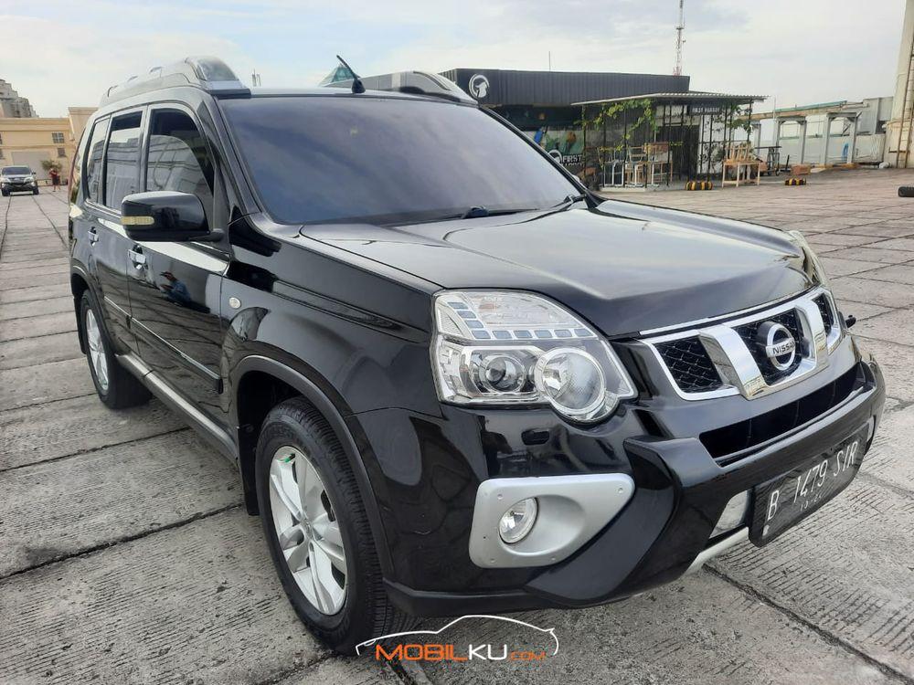 Mobil Nissan X-Trail 2014