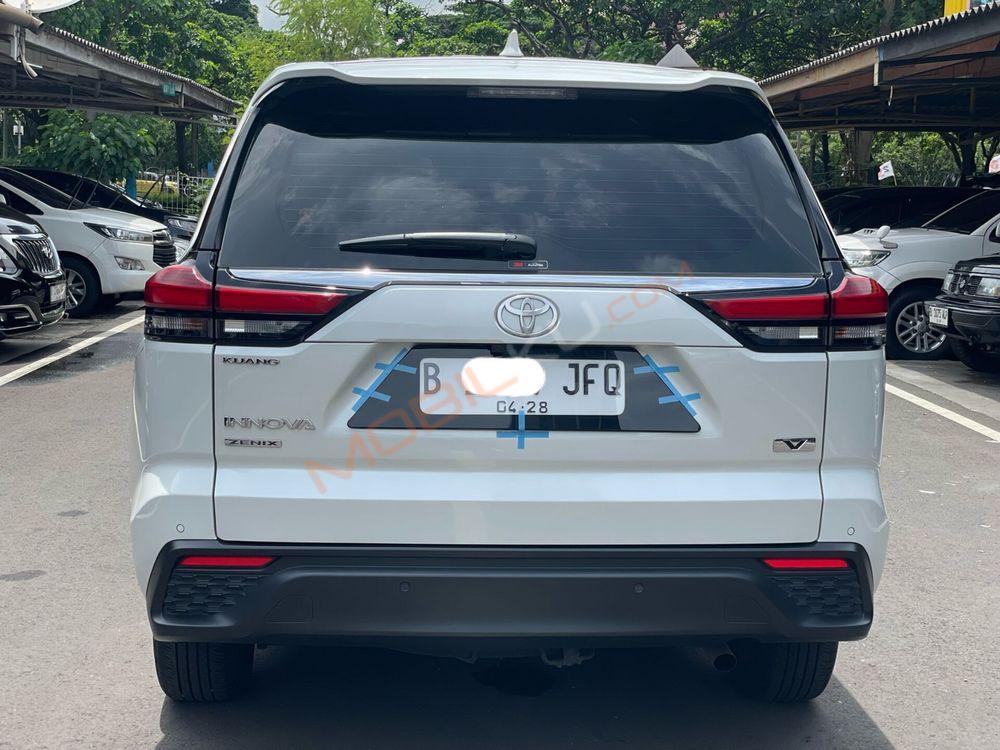 Mobil Toyota Kijang Innova Zenix 2023