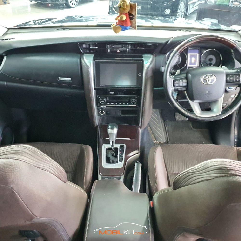 Mobil Toyota Fortuner 2016