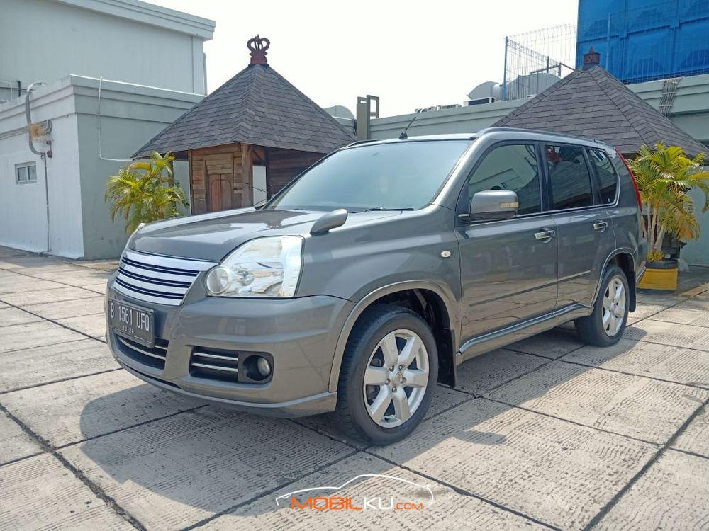 Mobil Nissan X-Trail 2009