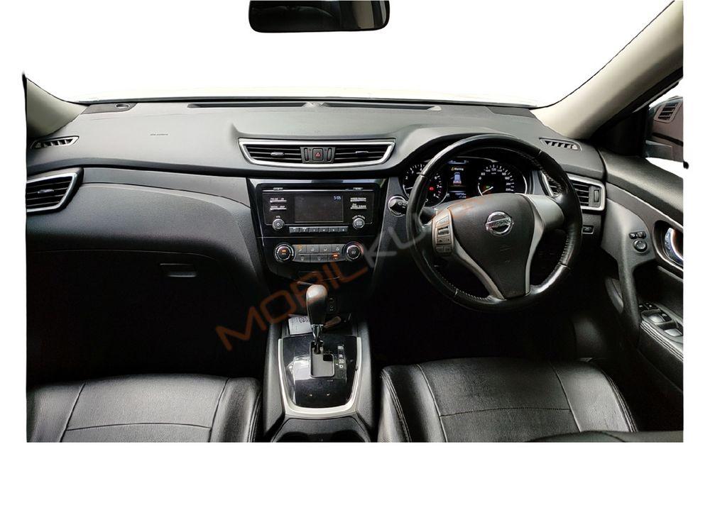 Mobil Nissan X-Trail 2016