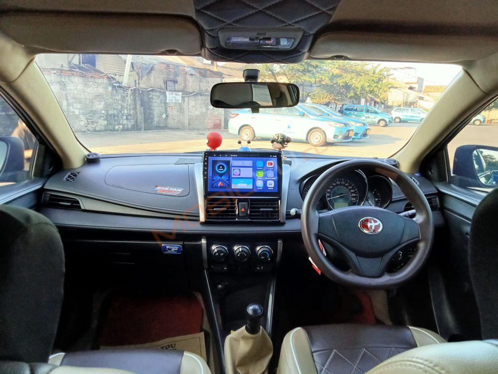 Mobil Toyota Limo 2014