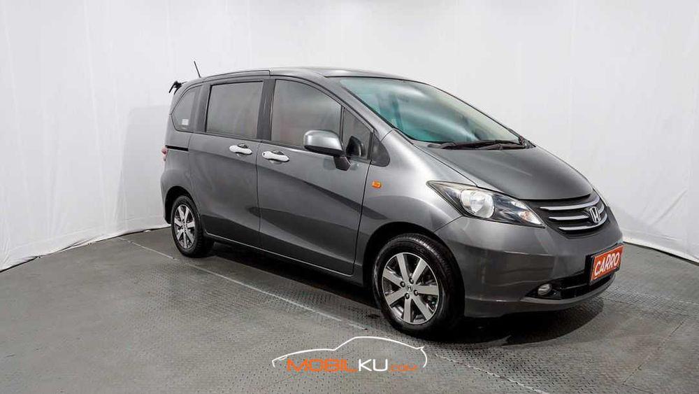 Mobil Honda Freed 2010