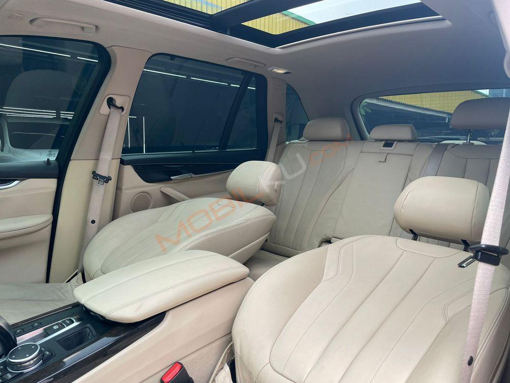 Mobil BMW X5 2015