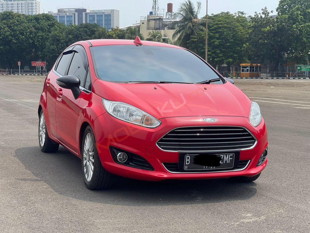 Mobil Ford Fiesta 2013