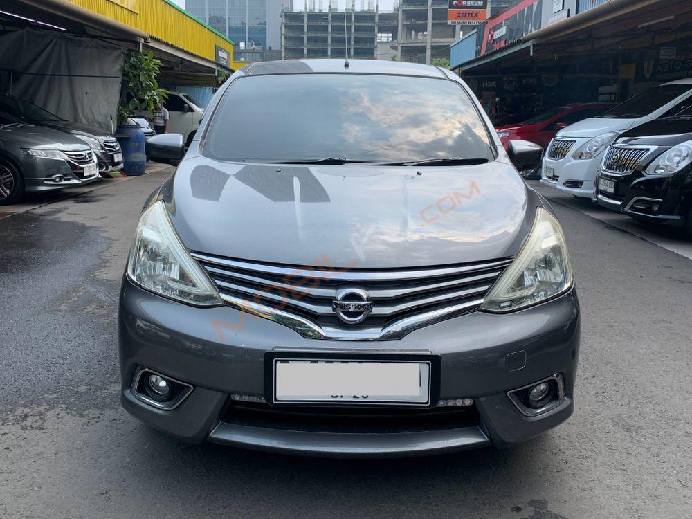 Mobil Nissan Livina 2015