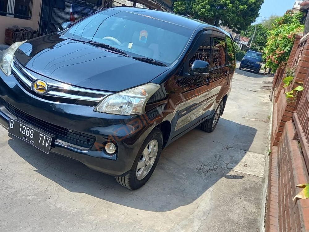 Mobil Daihatsu Xenia 2015