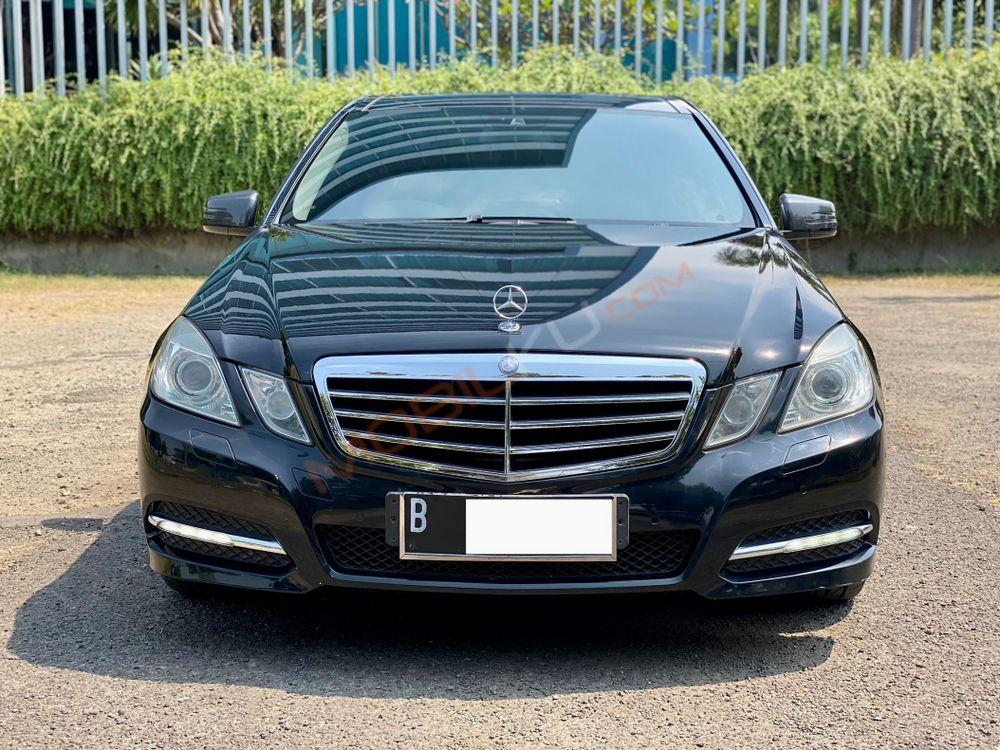 Mobil Mercedes-Benz E-Class 2011